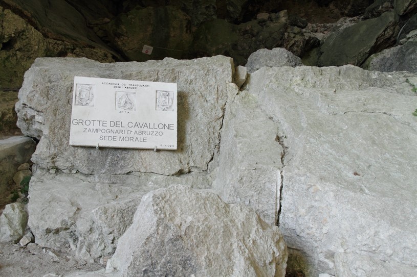 Grotte del Cavallone Taranta Peligna