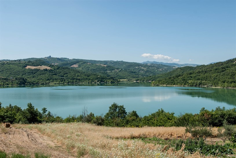 Lago di Casoli e Torretta di Prata