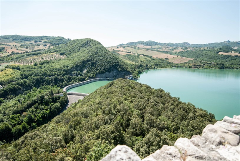 Lago di Casoli e Torretta di Prata