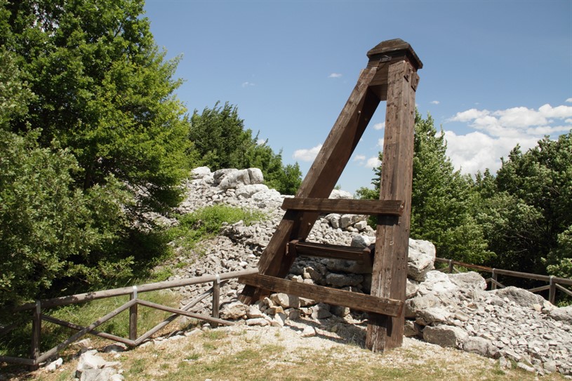 Mura Paladine Monte Pallano Tornareccio